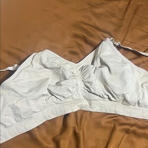 Kindred bravery nursing bra size XL